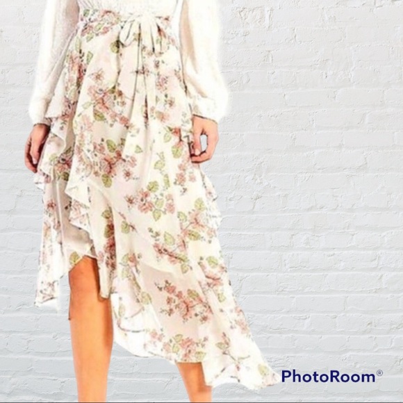 NWT Chelsea & Violet Wrap Skirt Floral Size Medium - Picture 2 of 14